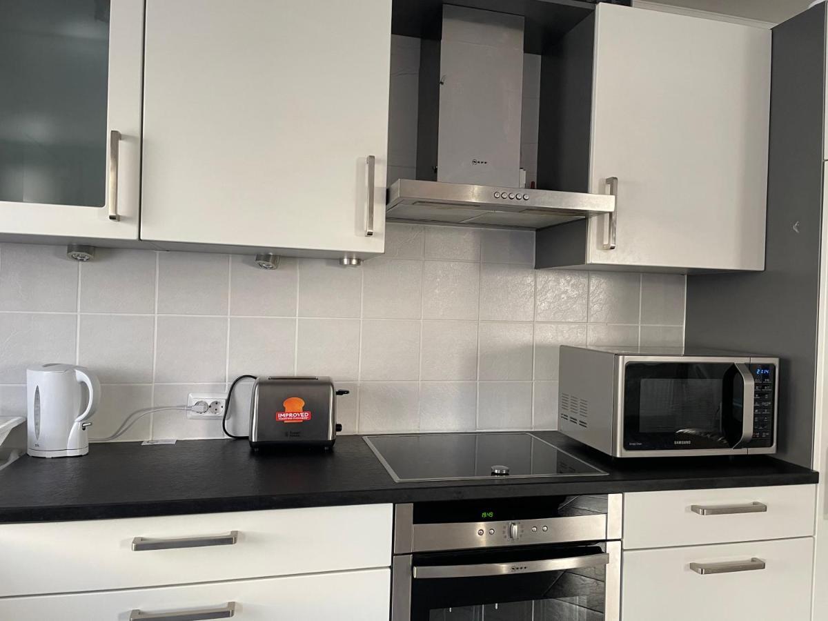 Large Room In Schuttrange Free Parking 10Mins To Airport Excellent Customer Services Buitenkant foto